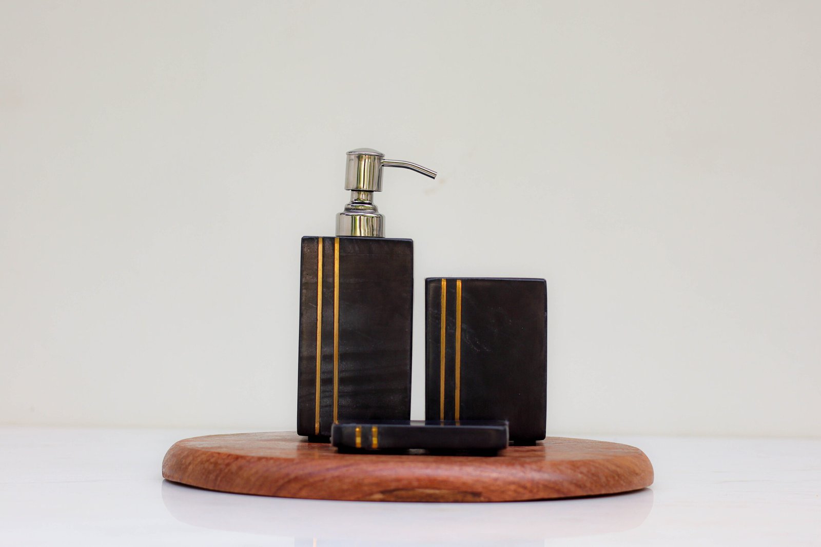 BRASS INLAY BLACK BATHROOM SET (2)