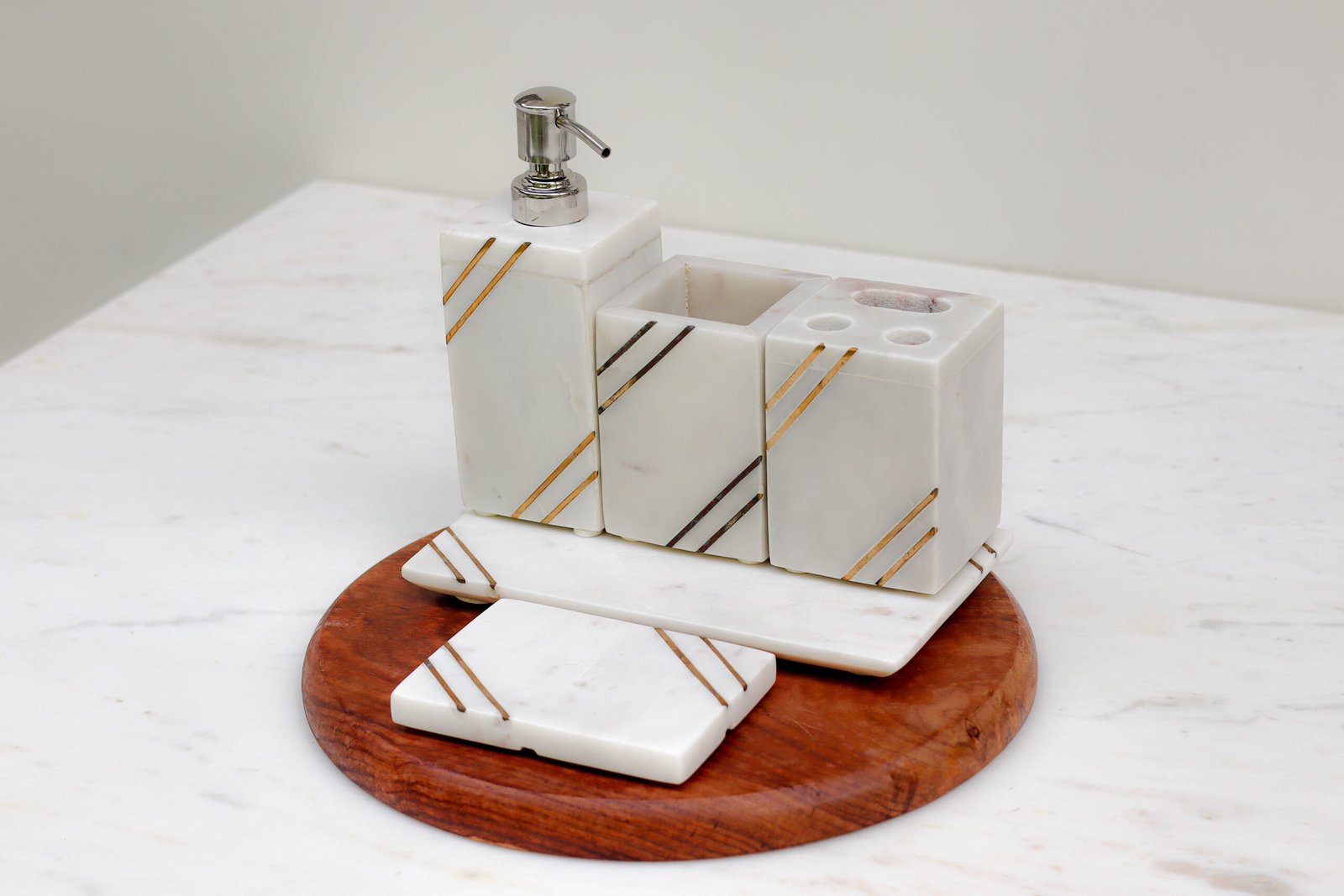 BRASS INLAY WHITE BATHROOM SET (5)