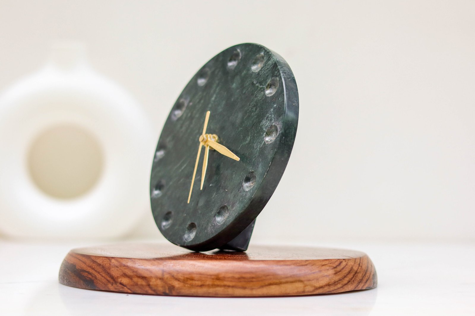 BUBBLE GREEN TABLE CLOCK (1)