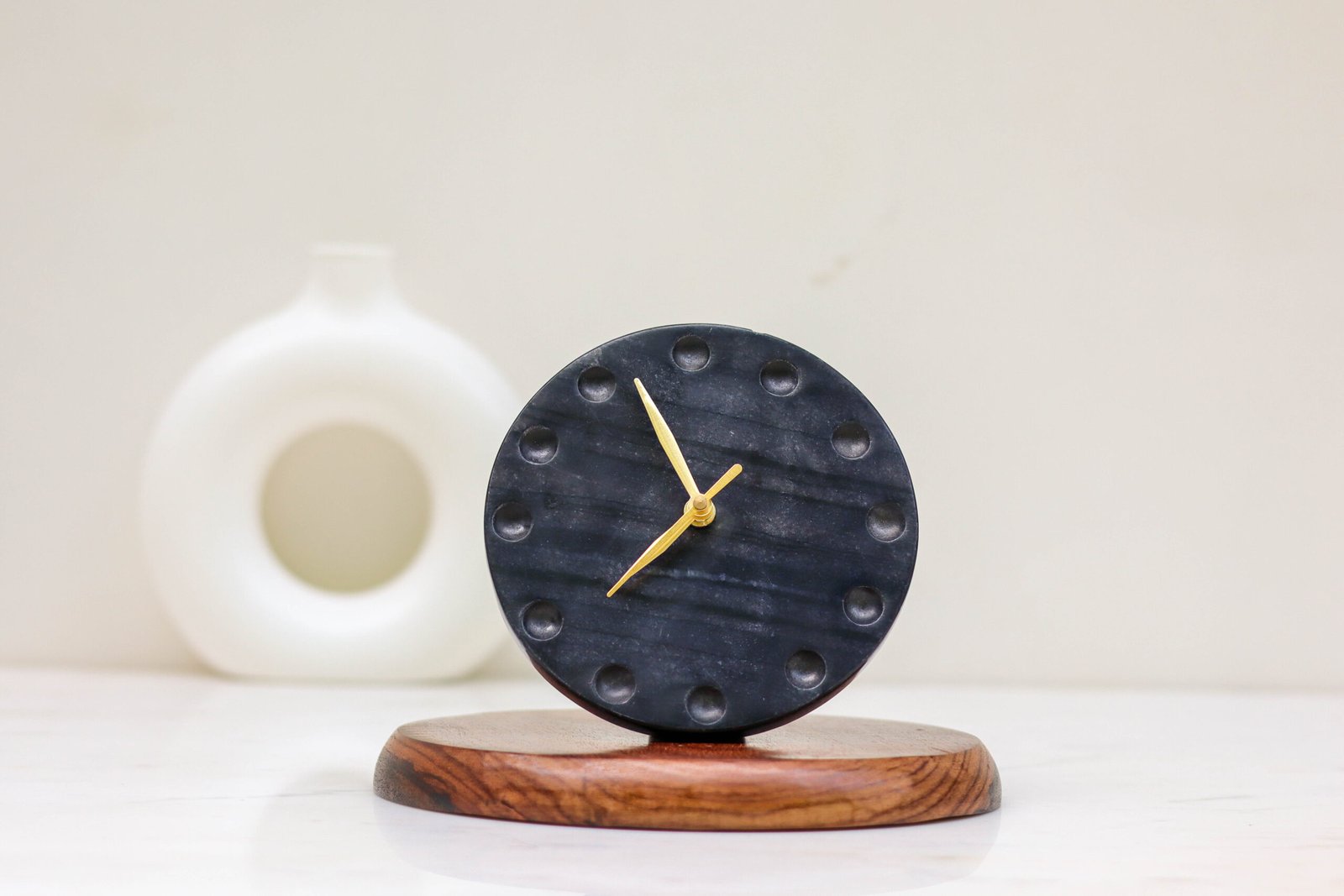 Bubble black table clock (2)