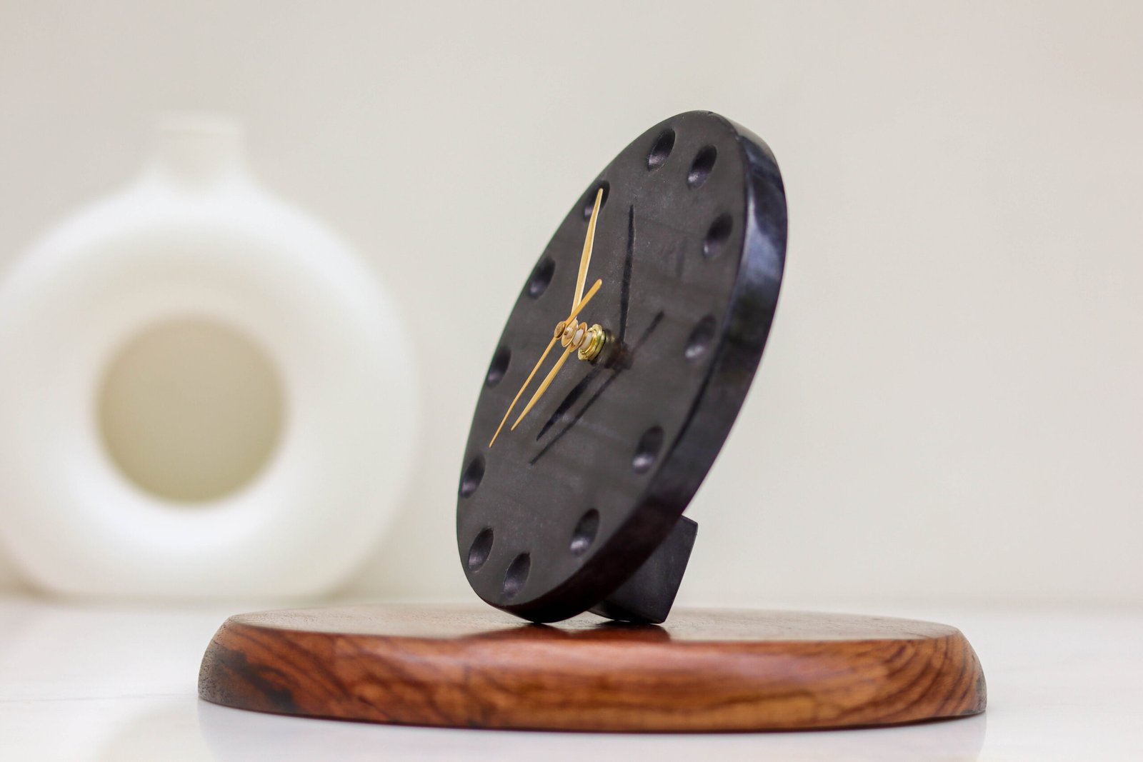 Bubble black table clock_