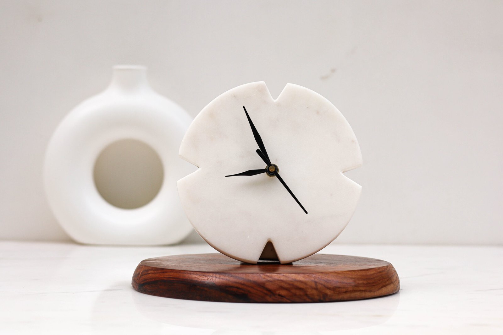 FLOWER WHITE TABLE CLOCK (2)