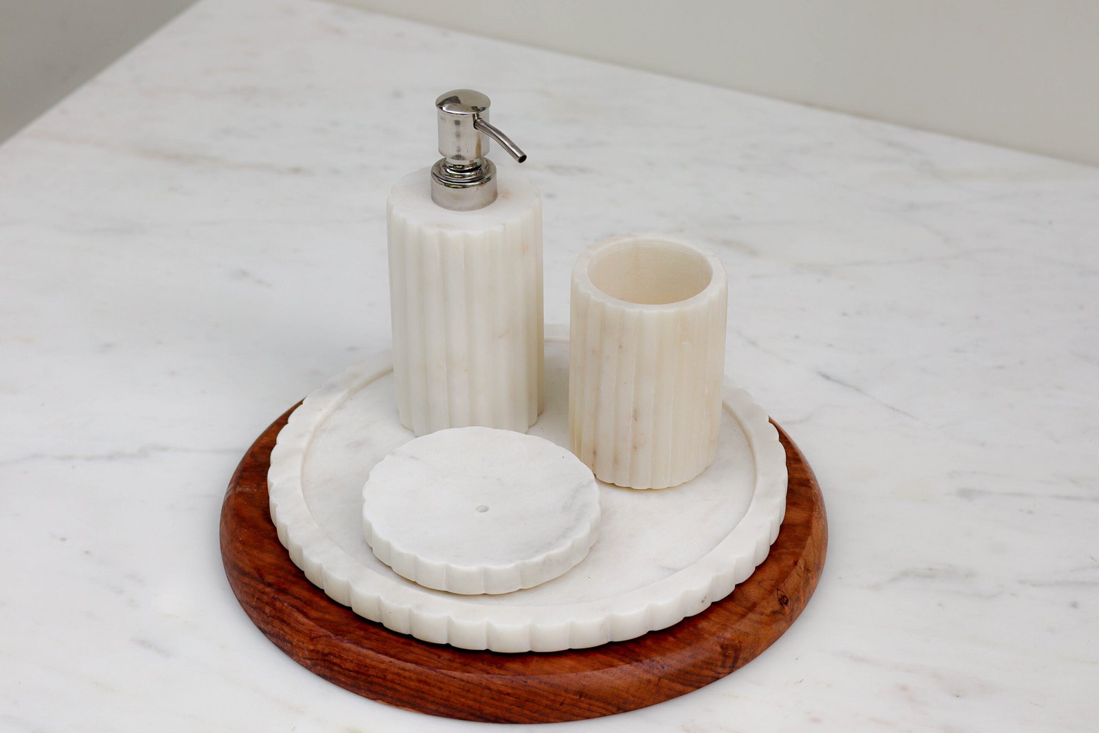 WHITE STRIPS BATHROOM SET (1)